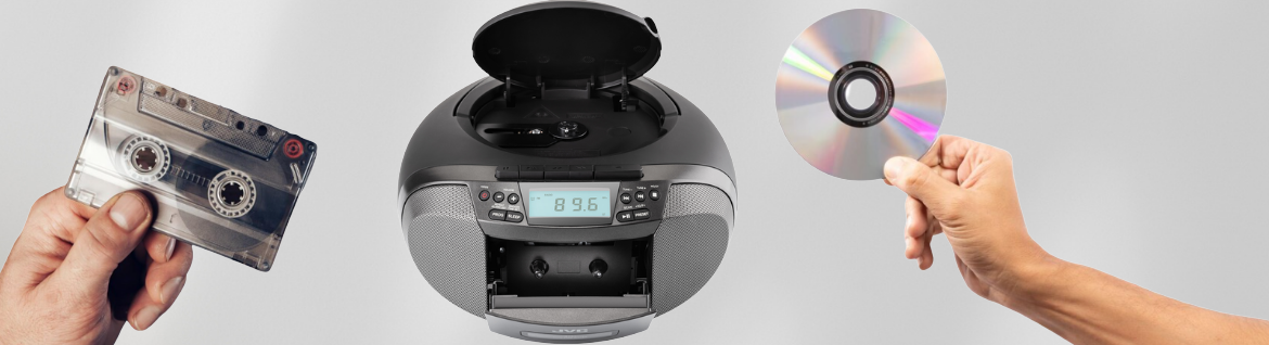 Baner z wizualizacją funkcji JVC RC-E444B oraz jego kompaktowych wymiarów