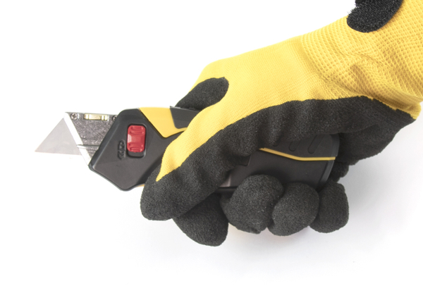Nóż z wysuwanym ostrzem 14cm CAT Utility Knife