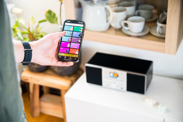 Wieża JVC RD-E874B Bluetooth DAB+/FM Radio Internetowe CD/USB Kolorowy LCD